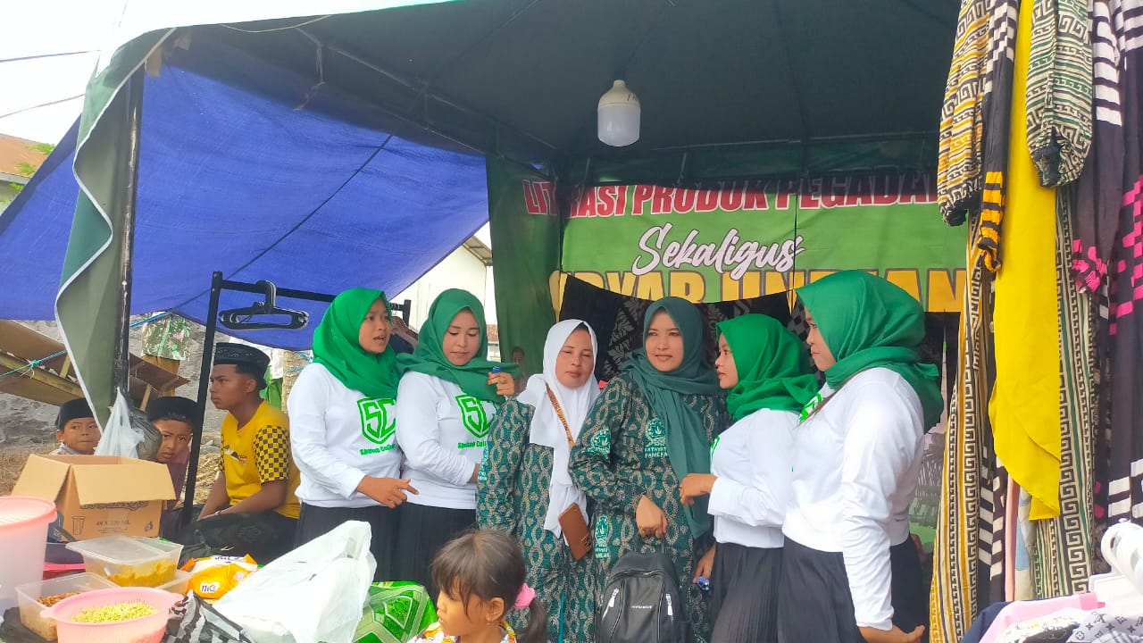 PAC Fatayat NU Palengaan Ikuti Bazar Expo Satu Abad NU