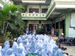 Peringati HGN, PK IPPNU MA Putri Kebun Baru Pamekasan Menggelar Apel