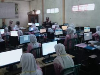 Kepala MAP Miftahul Ulum Kebun Baru Harapkan Siswi Serius Laksanakan SAS