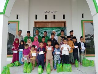 Kompak, GP Ansor dan IPNU-IPPNU Rek Kerrek Patungan Santuni Anak Yatim